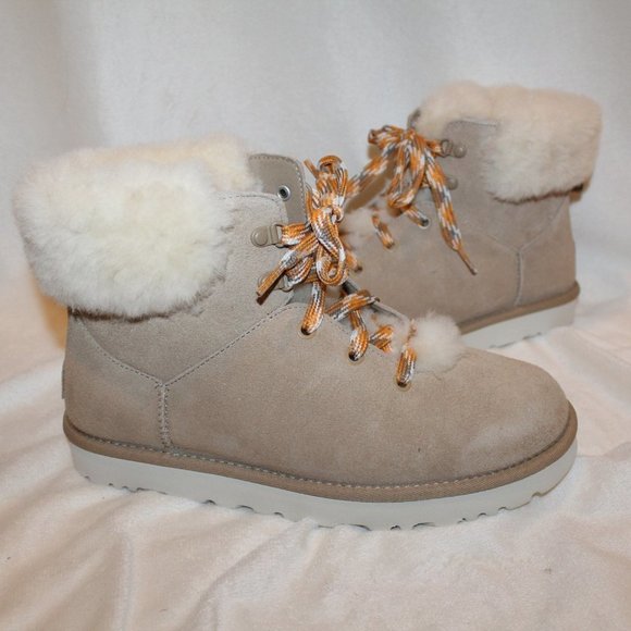 NIB UGG ALPINE HIKER SUEDE SHEARLING ANKLE BOOTS SAND 7‎ - Picture 1 of 7